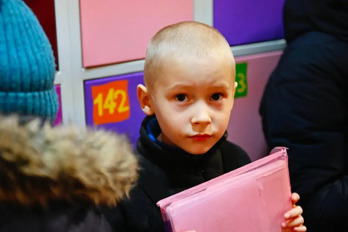 На Харківщині примусово евакуюють родини з дітьми із села Одноробівка
