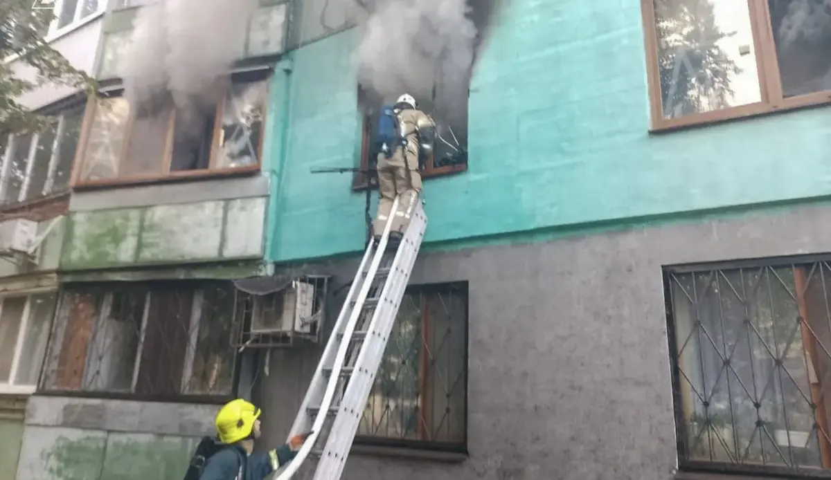У Харкові з пожежі витягли 6 людей - у багатоповерхівці сталося коротке замикання