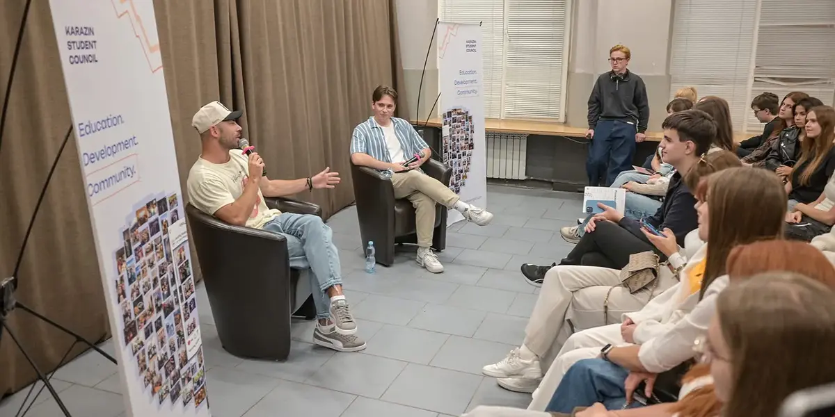Відомий телеведучий зібрав повну залу студентів у харківському університеті