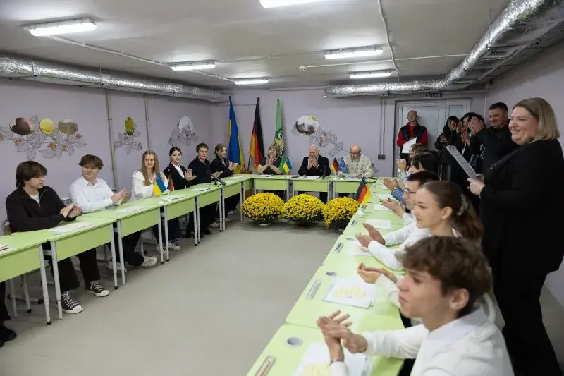 У зруйнованій харківській школі відкрили новий безпечний простір