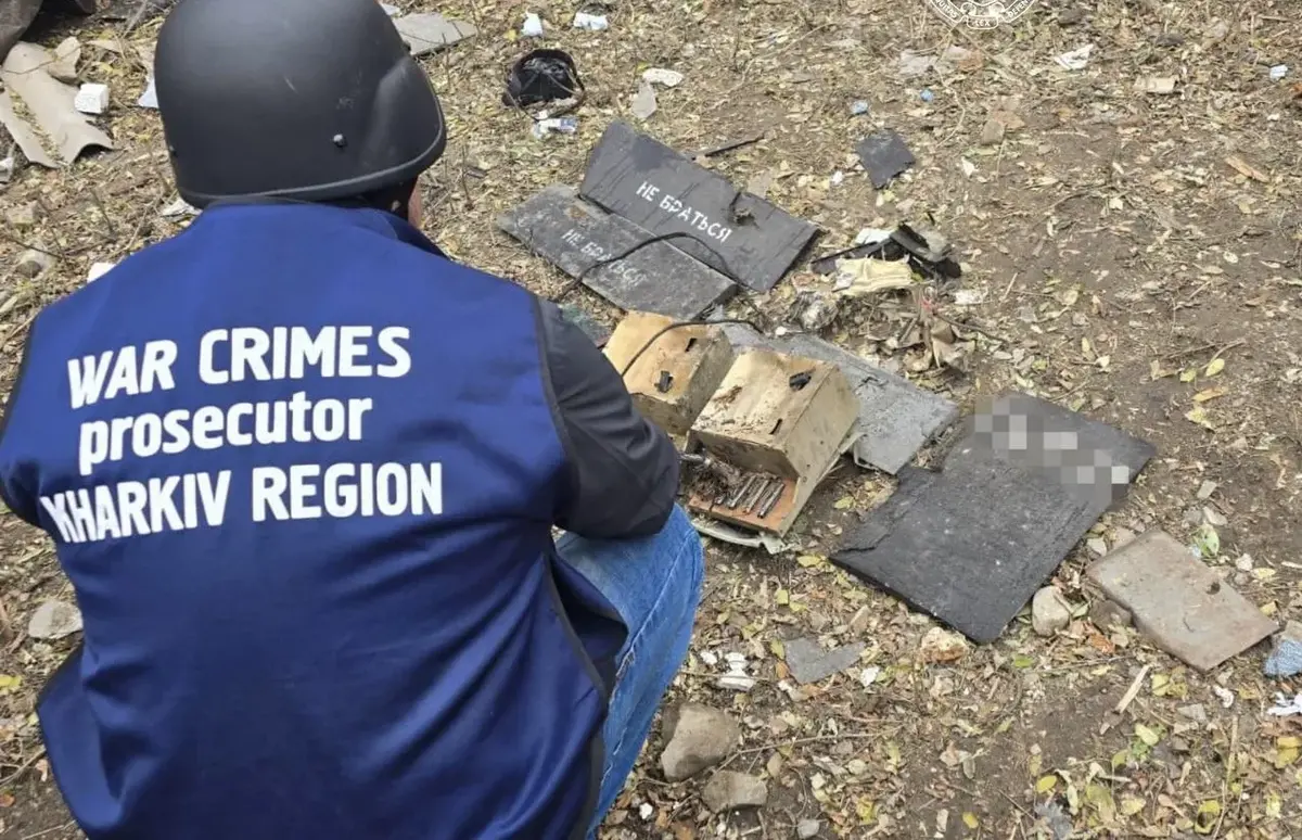 На Харківщині дрон окупантів влучив у цивільну автівку