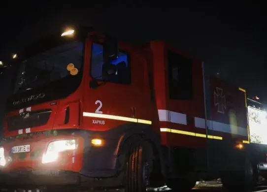 У Харківському районі з палаючої квартири врятували 82-річну жінку
