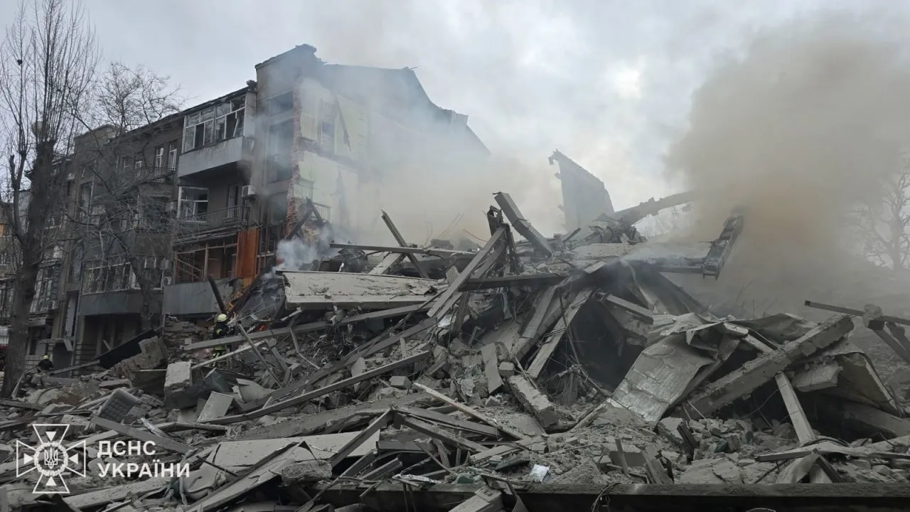 Приліт у житловий будинок у Харкові 2 січня: що відомо станом на зараз