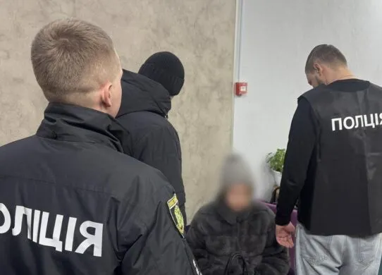 У Харкові лікарка погоріла на хабарі у 4500 доларів