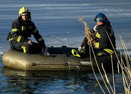 У Харкові діти провалилися під кригу