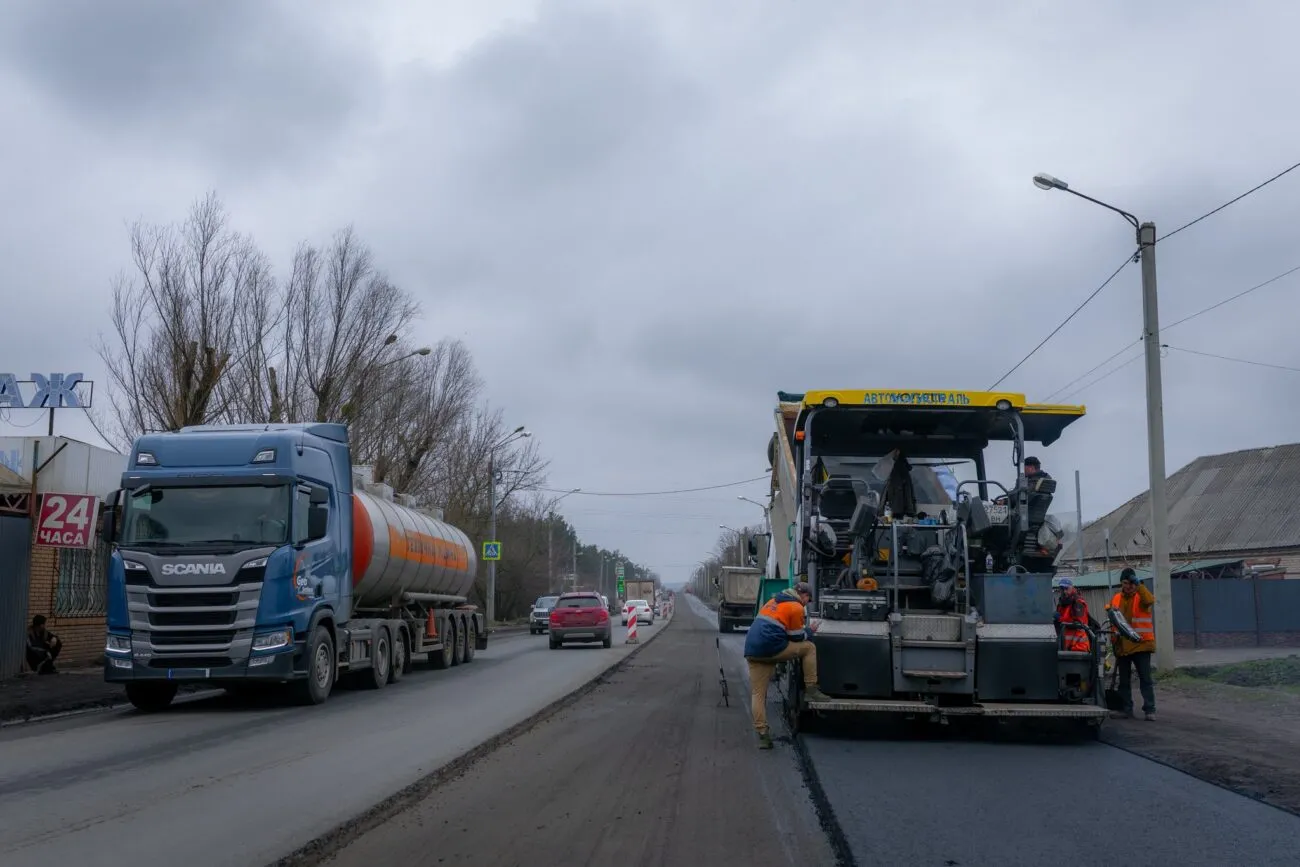 На Харківщині капітально ремонтують важливі траси: деталі