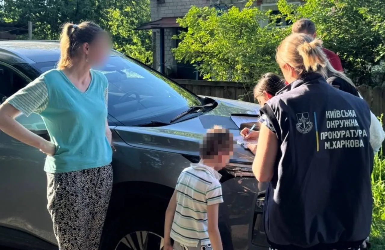 У Харкові поліція забрала 6-річного хлопчика у матері, яка побила його на камеру