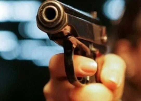 У Харкові чоловік напідпитку влаштував стрілянину в багатоповерхівці і погрожував підірвати гранату