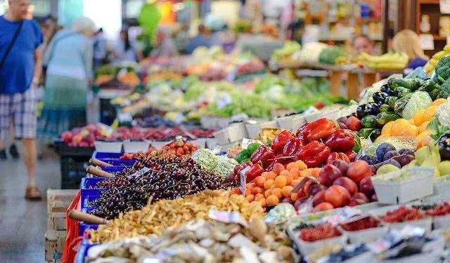 У Харкові закликають ретельно обирати продукти на ринках: у чому небезпека