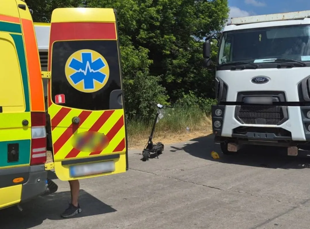 Підлітки на електросамокаті потрапили під вантажівку на Харківщині: деталі