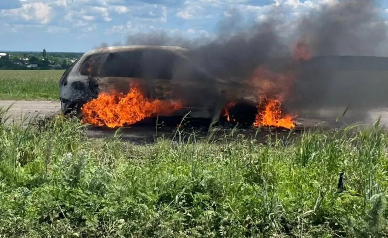 Російські безпілотники атакували житловий будинок та цивільне авто на Харківщині: є постраждалі