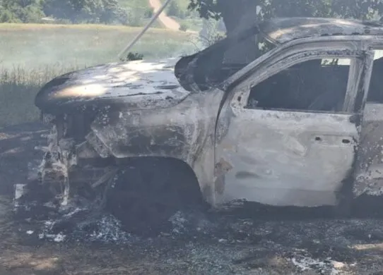 Поцілили в службове авто: на Харківщині через удар російського дрона загинув вибухотехнік, ще четверо людей поранені