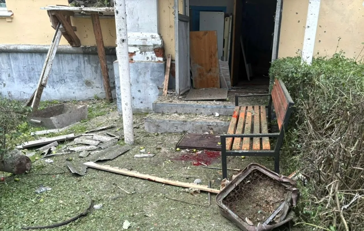 На Харківщині троє рятувальників дістали поранення під час обстрілу
