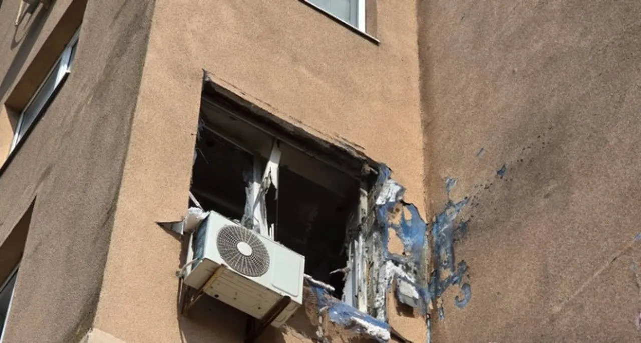 У Шевченківському районі дрон залетів у вікно харків'ян