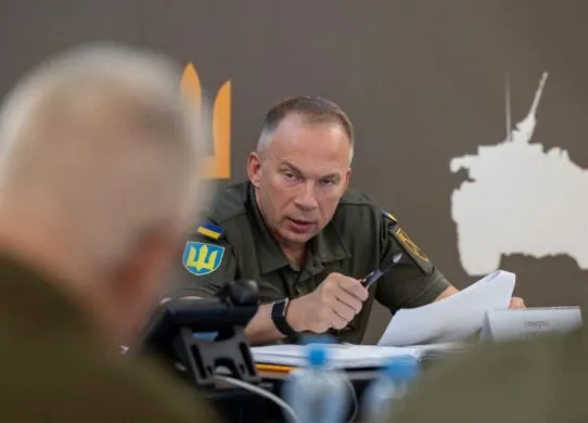 Зеленський звільнив Сирського: хто став новим Головнокомандувачем ЗСУ
