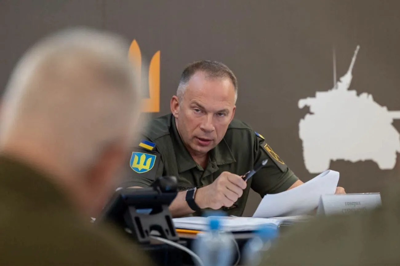 Зеленський звільнив Сирського: хто став новим Головнокомандувачем ЗСУ