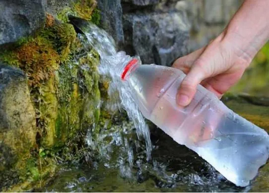 Бактерії в Саржиному Яру та на Петренках: у Харкові перевірили воду з джерел