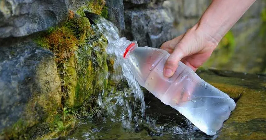 Бактерії в Саржиному Яру та на Петренках: у Харкові перевірили воду з джерел