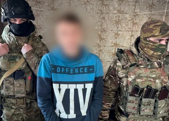 Три роки полювання в інтернеті: на Харківщині затримали чоловіка за сексуальне насильство над дітьми