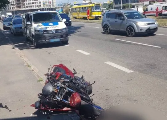 У Харкові внаслідок ДТП загинули водій мотоцикла та літня жінка