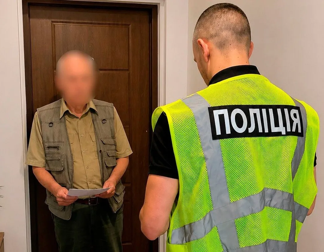 У Харкові патрульні зупинили 71-річного чоловіка з бойовою гранатою в кишені