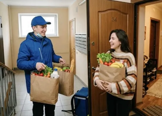 В Изюме открылся новый сервис доставки еды и продуктов