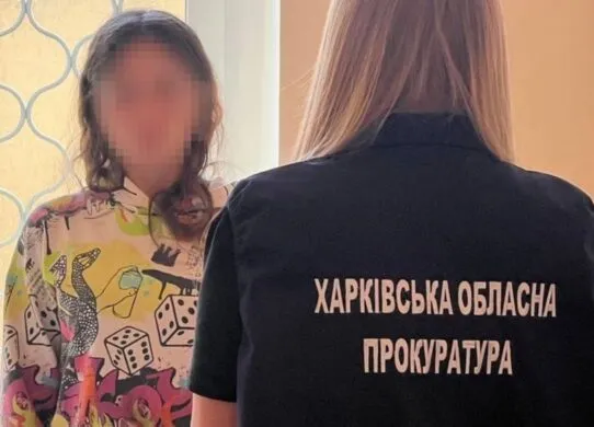 У Харкові до 5 років тюрми засудили матір 4-річного хлопчика, який випав із вікна і загинув