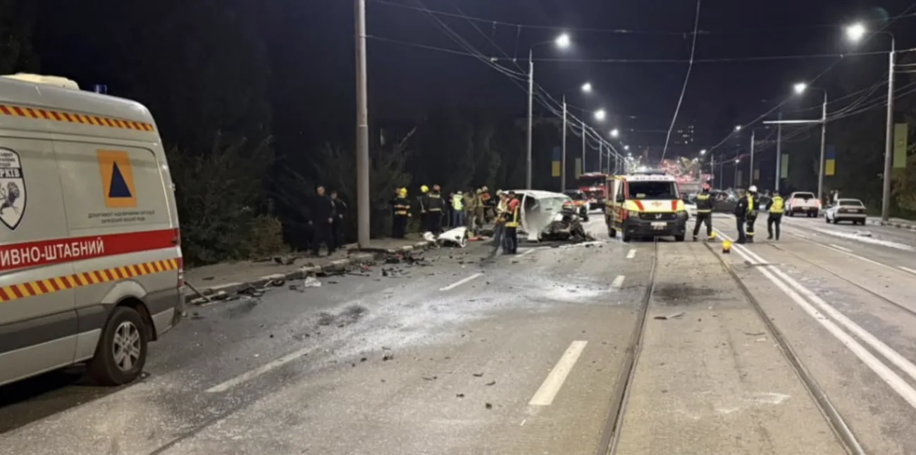 Двоє загиблих та двоє травмованих: поліція Харкова розслідує обставини смертельної ДТП
