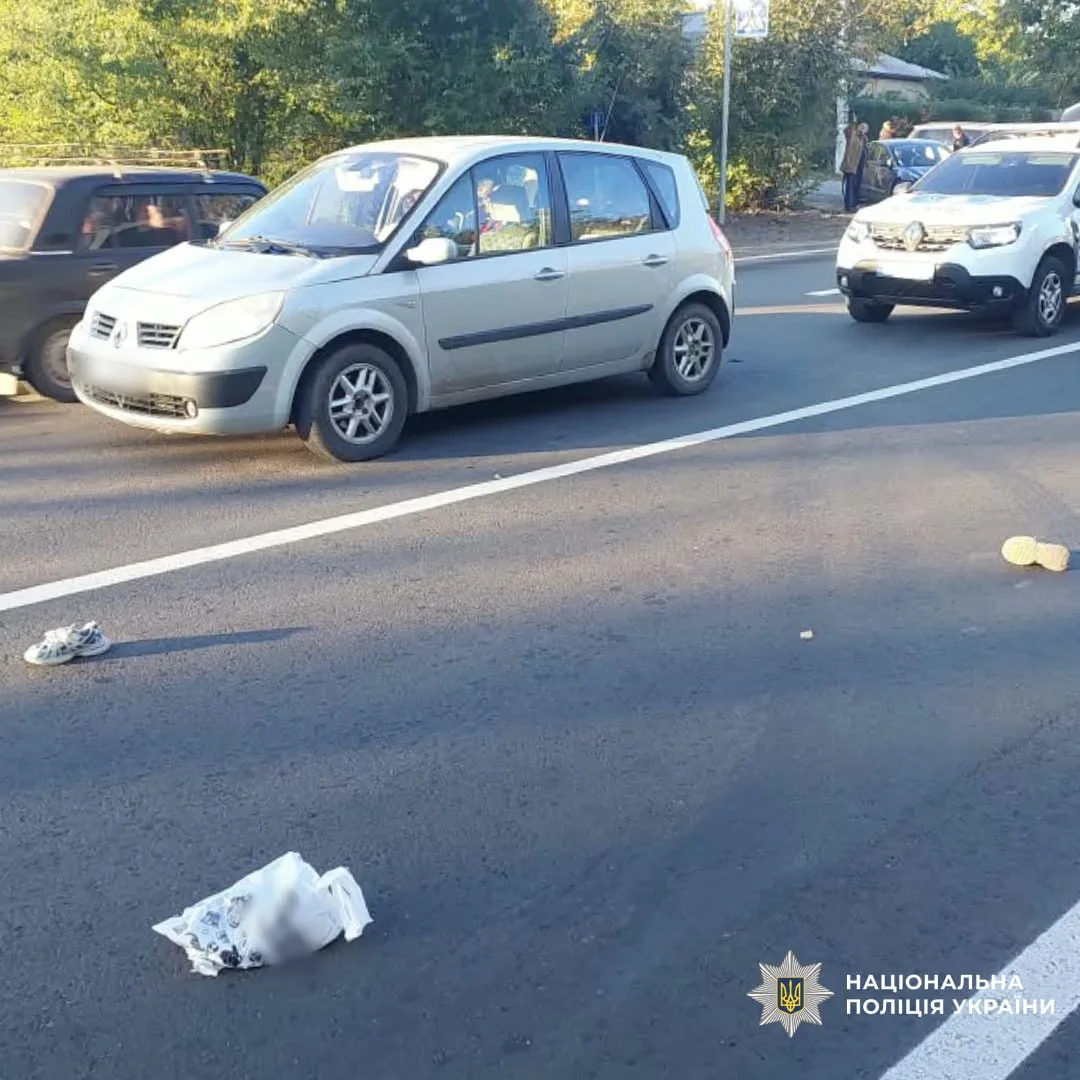 У передмісті Харкова під колесами Renault загинула 10-річна дівчинка