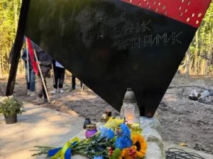 Зв’язкова Романа Шухевича Марія Римик: на Бережанщині освятили меморіальну композицію