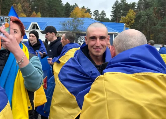Відбувся обмін полоненими: до України повернулося 270 захисників